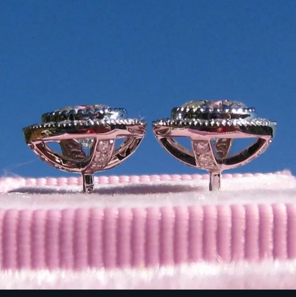 💥💥NEW💥💥STUNNING!! Round CZ Earrings in 925 Sterling Silver - Picture 5 of 13